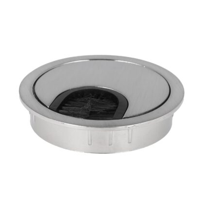 Passe-câble de haute qualité en zamak, ⌀60 mm (2-3/8") pour bureau avec joint à brosse, surface : aspect acier inoxydable. Guide-câbles de table Passage de câbles de SISO / Danemark