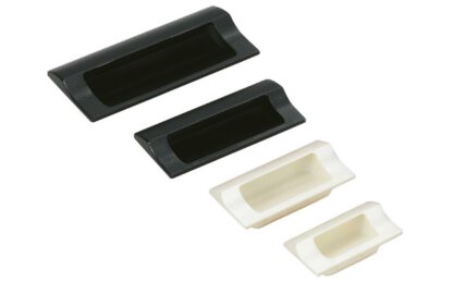 Coque de poignée rectangulaire de haute qualité pour un montage rapide dans un boîtier en tôle en plastique robuste, surface: ivoire, 70 mm (2,8 ») HH-JW70-IV. Poignée d’appareil HH-JW70-IV pour armoires métalliques, boîtier en tôle, par Sugatsune / – Image 2