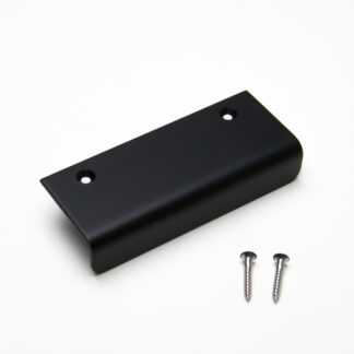 Poignée d’angle en acier inoxydable solide de haute qualité, noire, 95 mm (3,8 ») SN-95BL. Poignée de meubles SN-95BL pour bateau, yacht, cuisine en acier inoxydable, hôtel de plage, cabinet médical, armoire de cuisine, armoire de salon, par Sugatsun