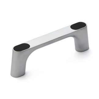 Poignée en alliage de zinc solide (ZDC) de haute qualité, chromée, satiné mat avec capuchons noirs, 125 mm (5 ») KMH-100-BL. Poignée de machine KMH-100-BL pour armoire industrielle, usine de production, construction mécanique, par Sugatsune / LAMP® (