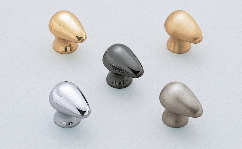 Poignée de bouton de meuble de haute qualité en laiton, surface: nickelée, 28,5 mm (1,2 ») B046-30SN. Poignée en laiton pour tiroir, porte de meubles, armoire de cuisine, armoire de bureau et bien plus encore, par Sugatsune / LAMP® (Japon) – Image 3