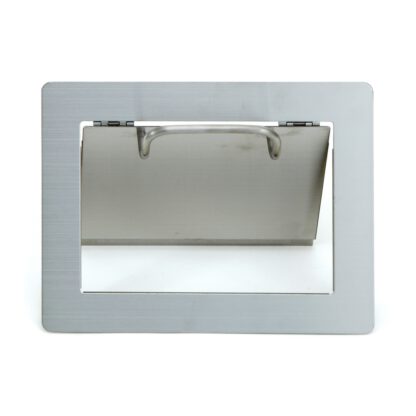 Trappe à déchets rectangulaire de haute qualité avec poignée, pour montage vertical, en acier inoxydable, finition : satiné mat, 234 mm (9,3 »), AZ-HD230-HL. Trappe à déchets en acier inoxydable, pour la gastronomie et bien plus encore, par Sugatsune