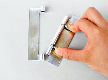 2 charnières rabattables inoxydables de haute qualité pour un montage et un démontage rapides sans outils. Lanières pliantes à dégagement rapide en acier inoxydable HG-OT de Sugatsune / LAMP® (Japon) – Image 2