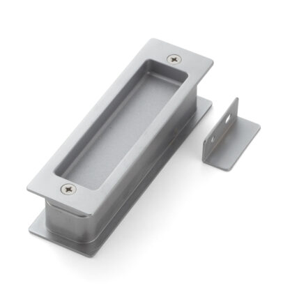 Coque de poignée d’entrée en alliage de zinc avec bouchon de porte rabattable intégré, finition: chromé, satiné mat, 135 mm (5.4 ») HH-P135DC. Poignée d’entrée HH-P135DC avec butée pour porte coulissante, par Sugatsune / LAMP® (Japon) – Image 3